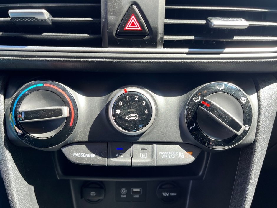 2020 Hyundai Kona Essential NO ACCIDENTS | HEATED SEATS | FUEL SAVER
