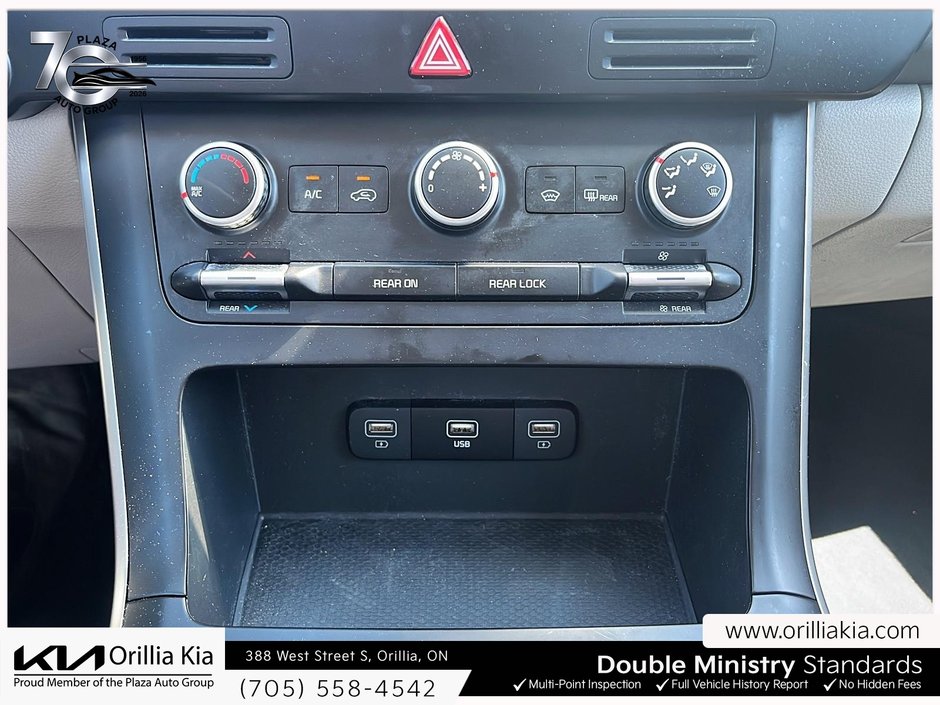 2024 Kia Carnival LX-17