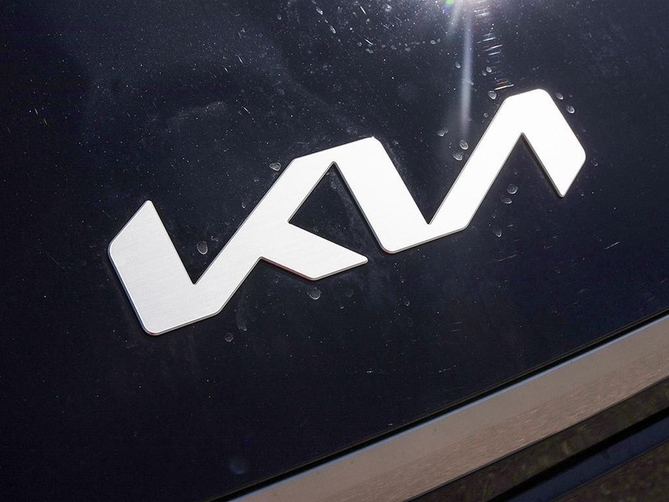 2026 Kia EV9 Land AWD w/ Plus Package-9