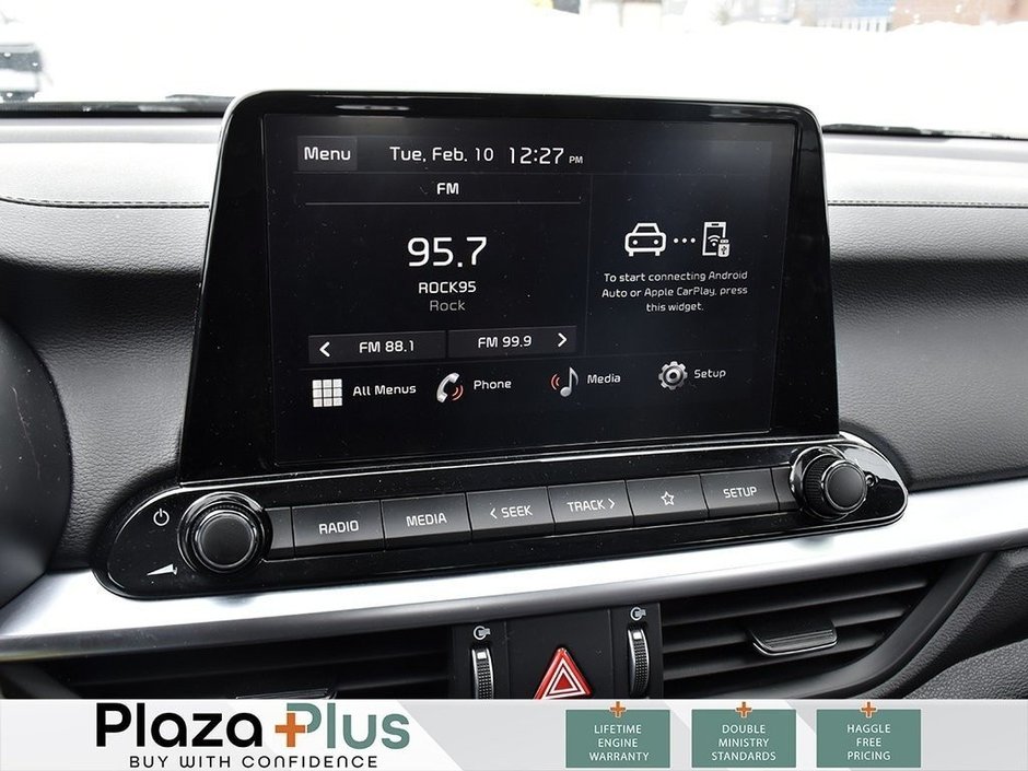 2024 Kia Forte5 EX APPLE CARPLAY / ANDROID AUTO / HEATED SEATS & STEERING WHEEL