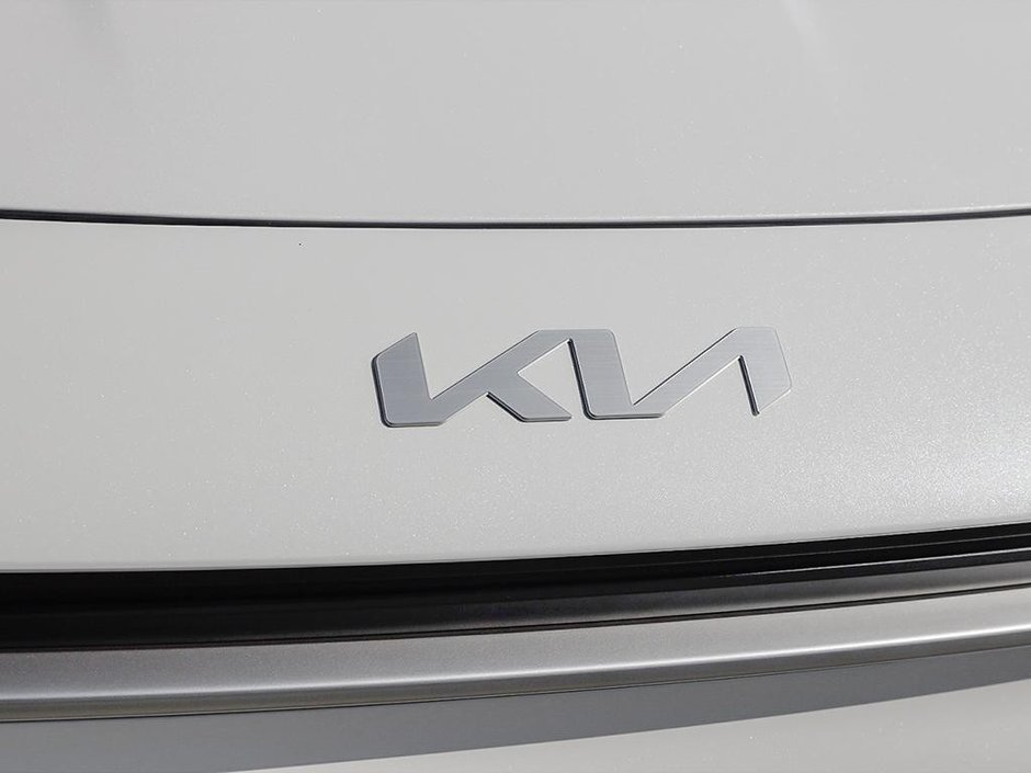 2026 Kia Niro HEV LX-8
