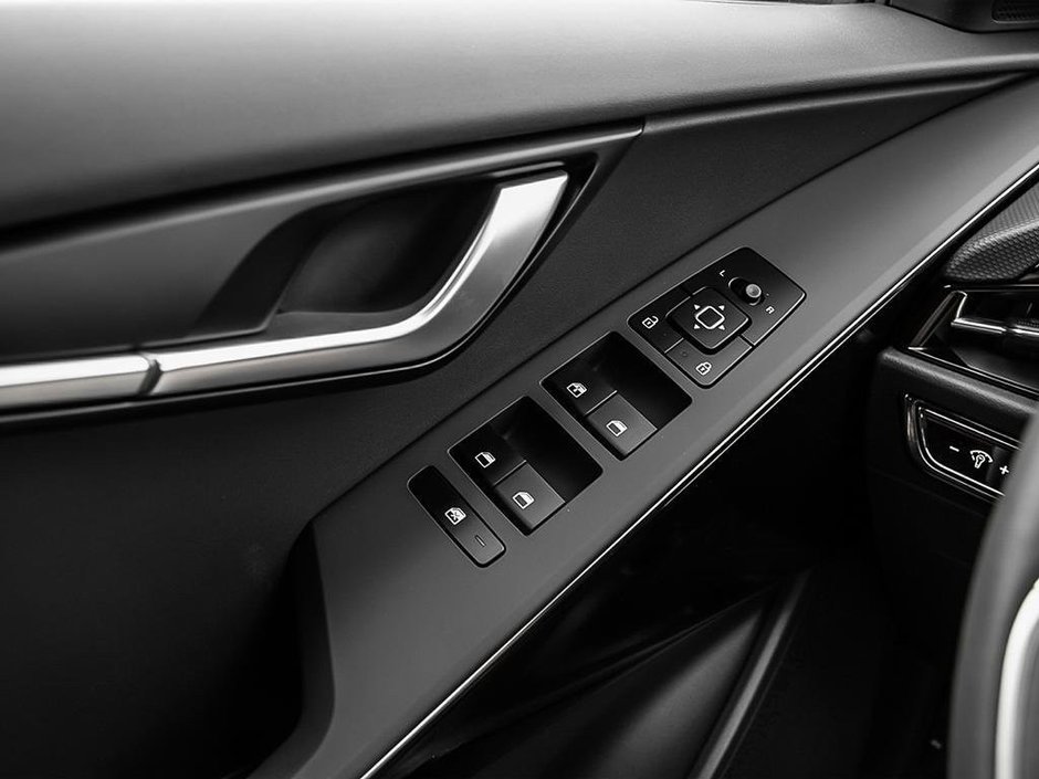 2025 Kia Niro Plug-In Hybrid