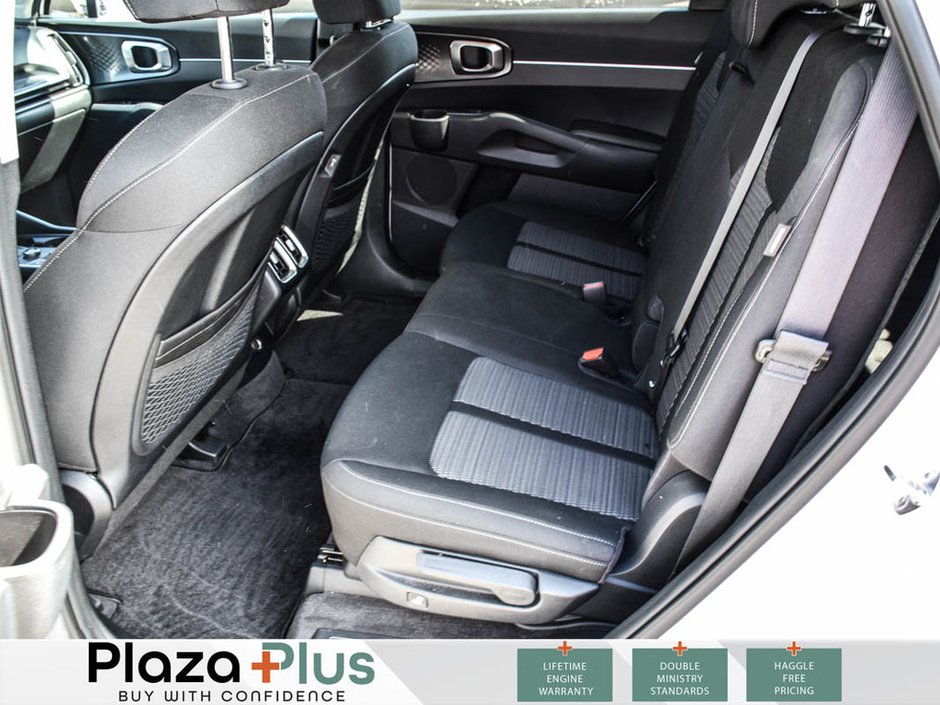 2024 Kia Sorento LX HEATED SEATS | 7 PASSENGER | APPLE CARPLAY
