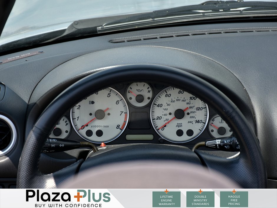 2004 Mazda MX-5 Miata Cloth REAR WHEEL DRIVE / CONVERTIBLE