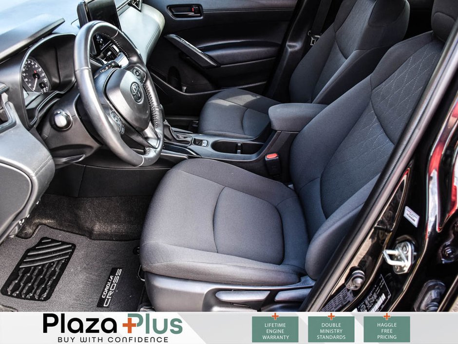 2024 Toyota Corolla Cross LE-8