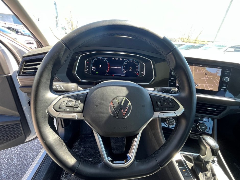 2023 Volkswagen Jetta Highline HEATED LEATHER SEATS | WIRELESS CHARGER | 2 SETS OF TIRES