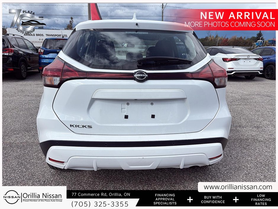 2025 Nissan Kicks Play SV SV