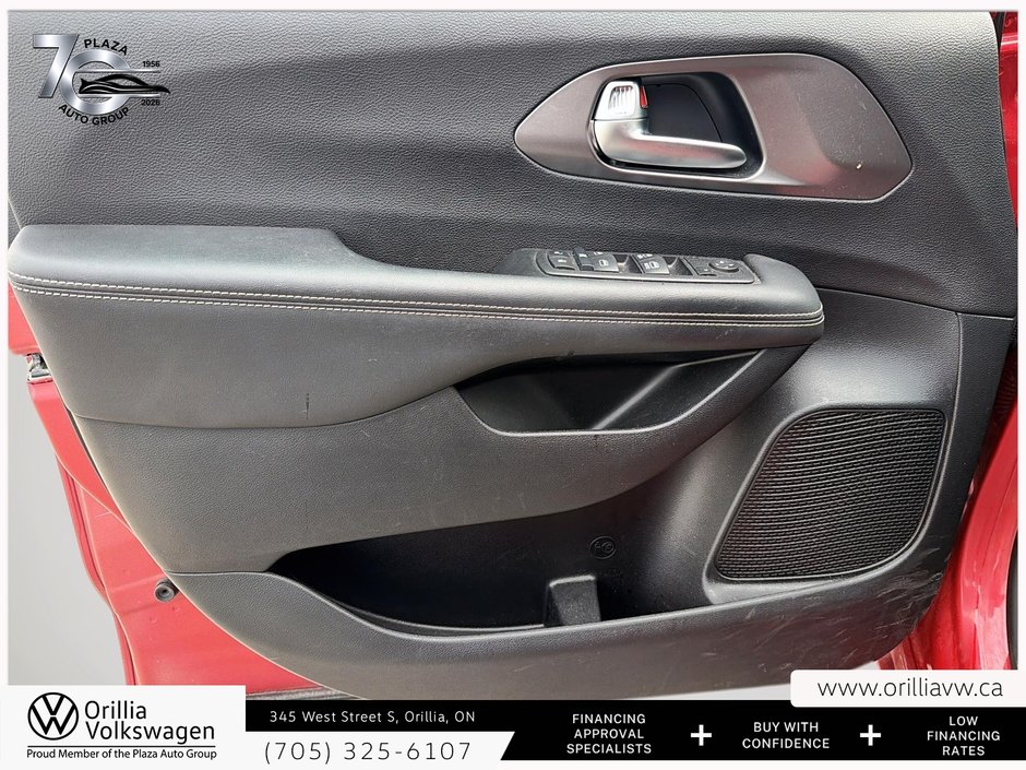 2025 Chrysler Grand Caravan SXT-14