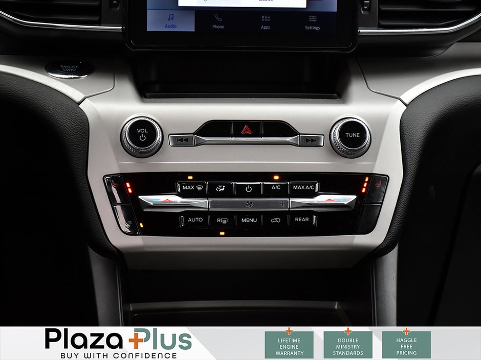 2023 Ford Explorer XLT One Owner l Clean Carfax l 3rd Row Seats