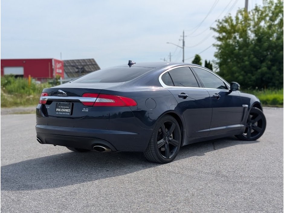2014 Jaguar XF BASE