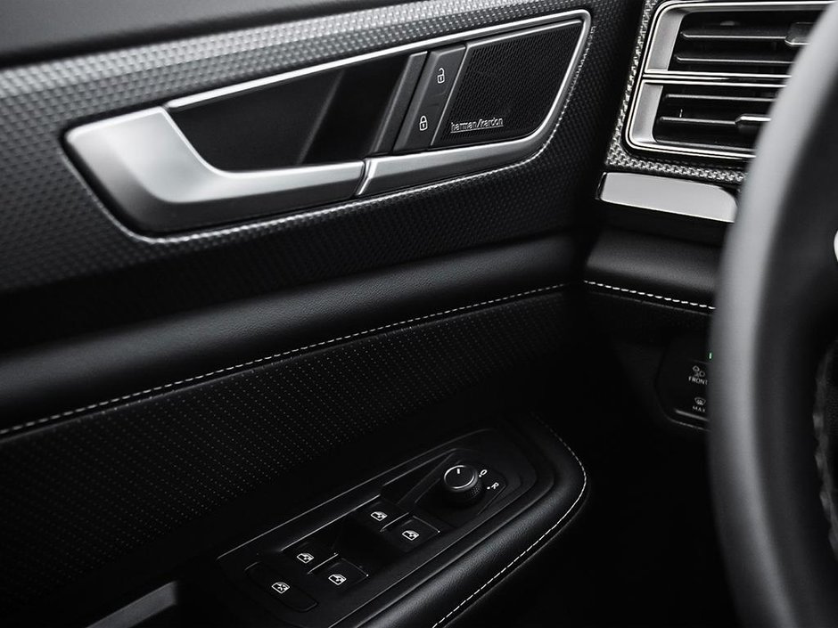 2025 Volkswagen Atlas Cross Sport Highline-15
