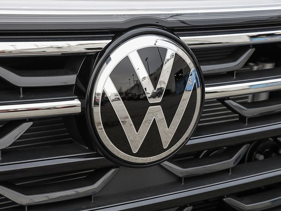 2025 Volkswagen Atlas Peak Edition No Options / Pure White