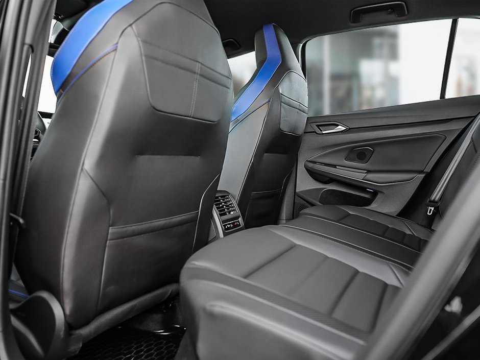 2024 Volkswagen Golf R BASE