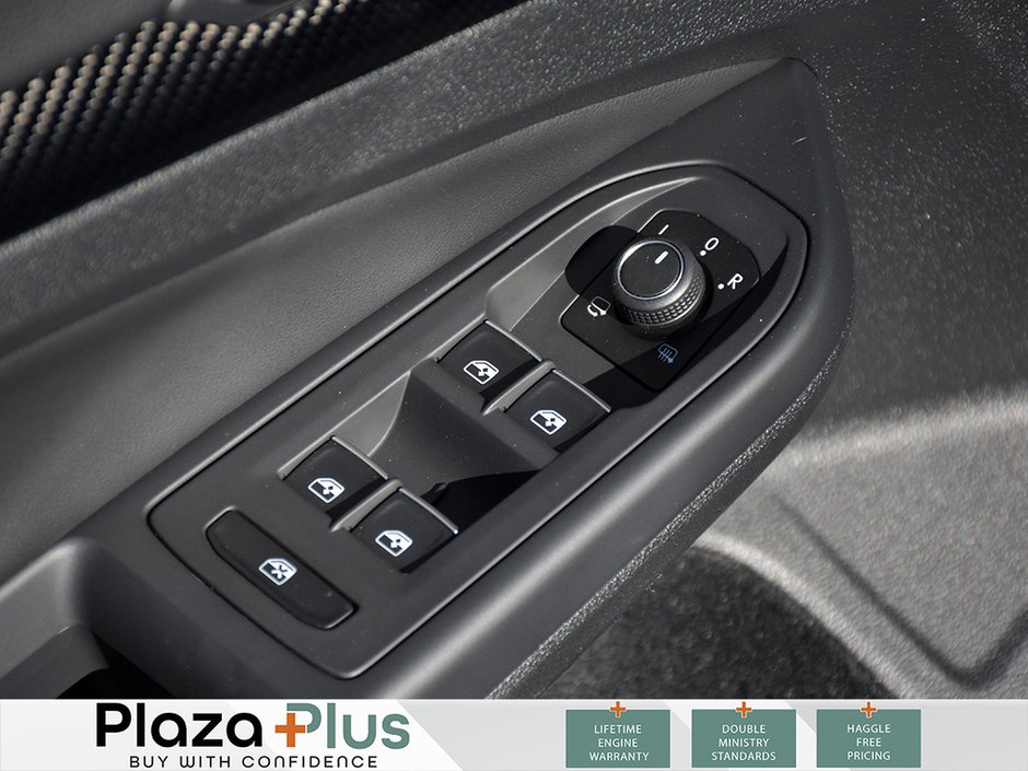 2024 Volkswagen Golf R R 2.0 TSI 7AT-9