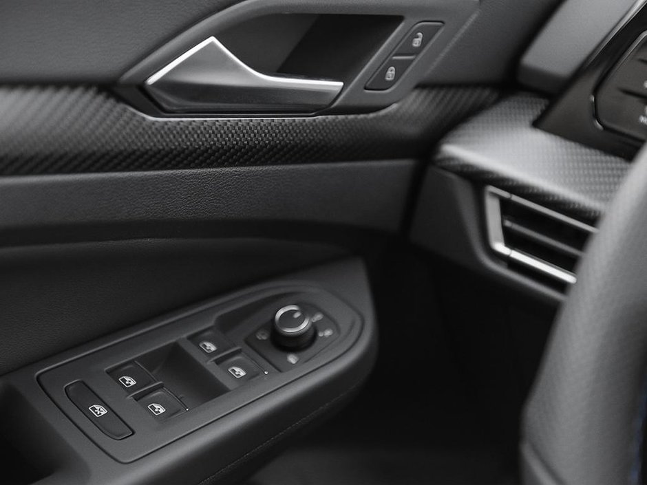 2025 Volkswagen Golf R Black Edition-15