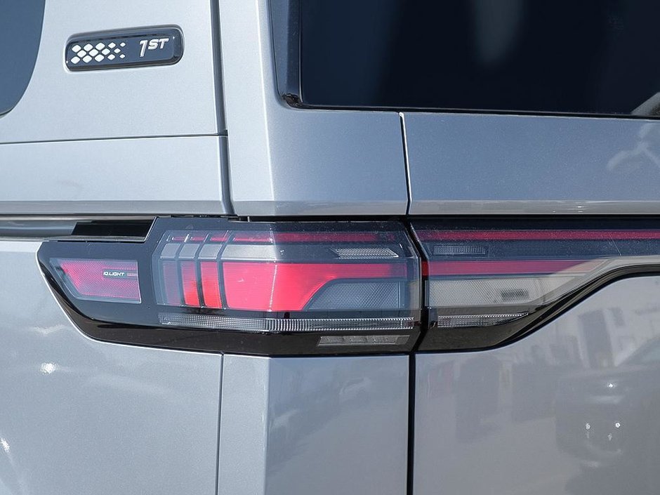 2025 Volkswagen ID. Buzz 1st Edition 4MOTION-9