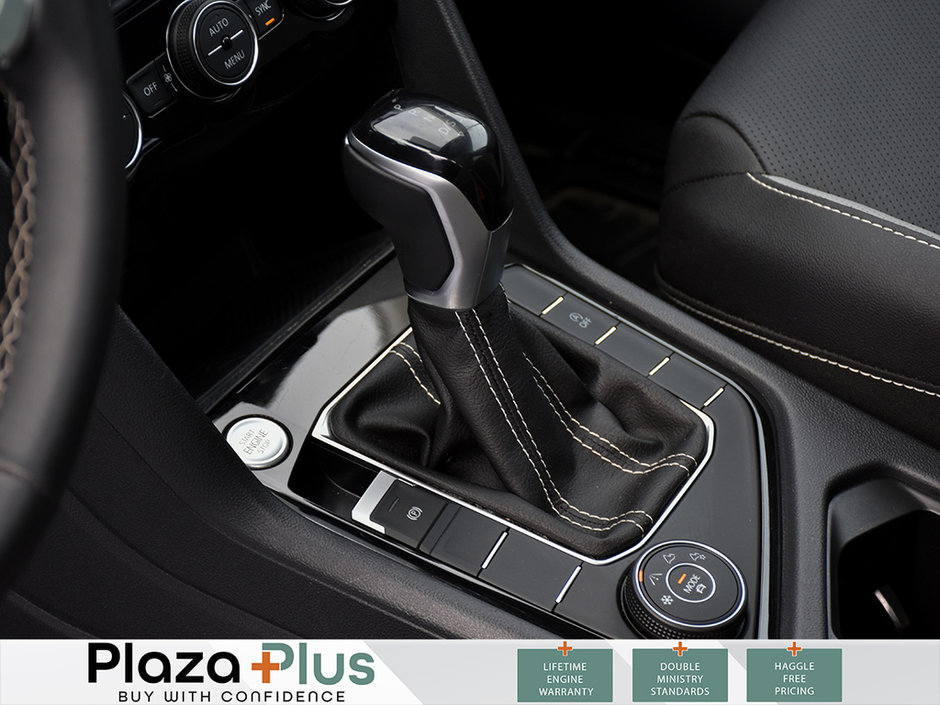 2023 Volkswagen Taos Highline HIGHLINE | CPO | 4MOTION AWD | LOW KILOMETERES! | HEATED + A/C LEATHER SEATS | PANO SUNROOF