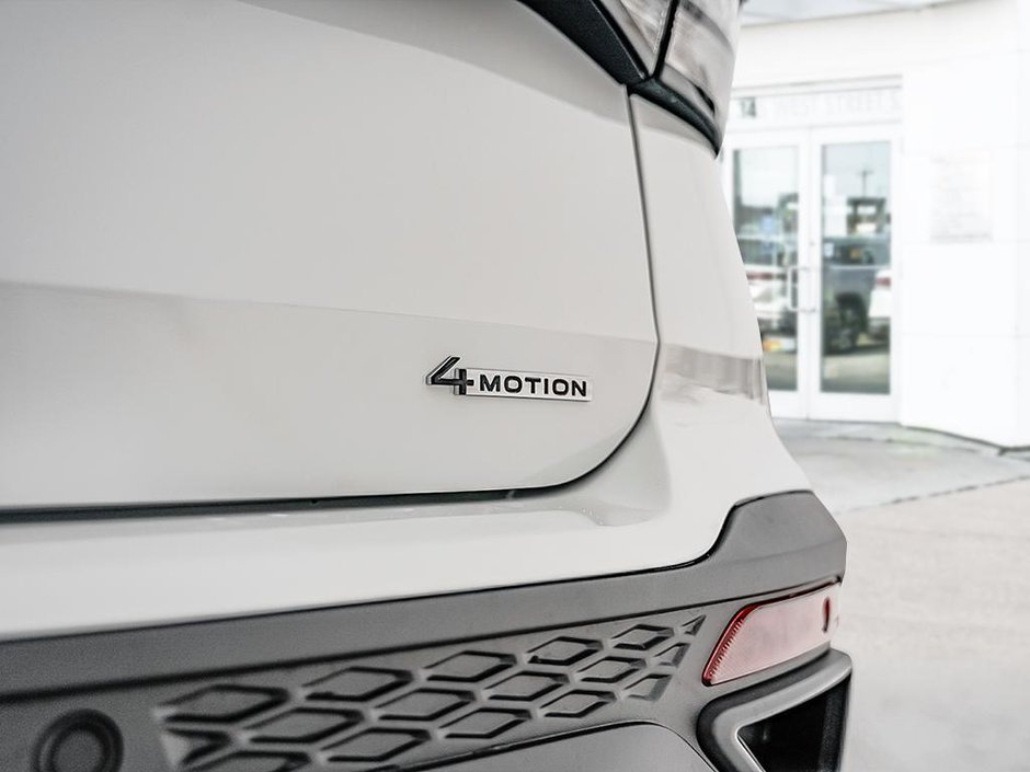 2025 Volkswagen Taos Comfortline Black Edition-8