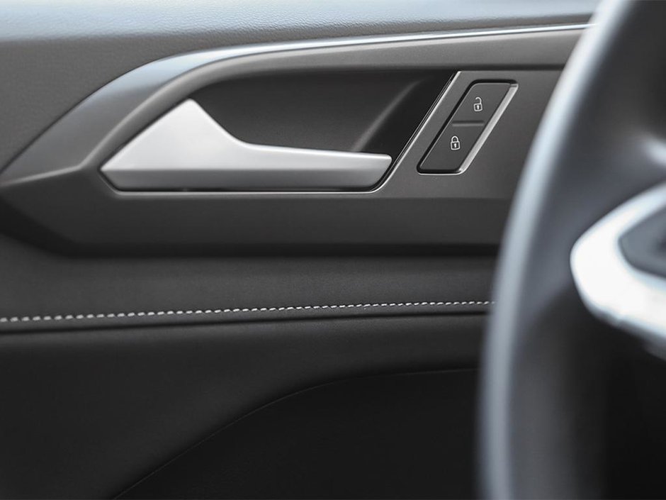 2026 Volkswagen Taos Comfortline Black Edition 4MOTION-12