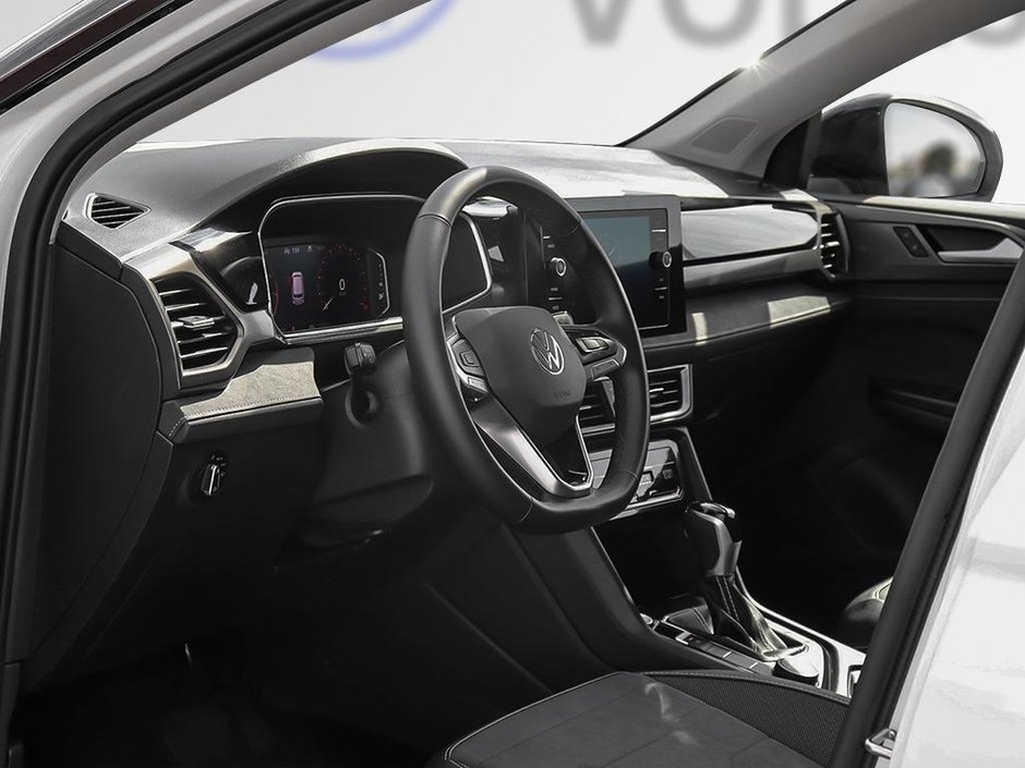 2026 Volkswagen Taos Comfortline Black Edition 4MOTION-11