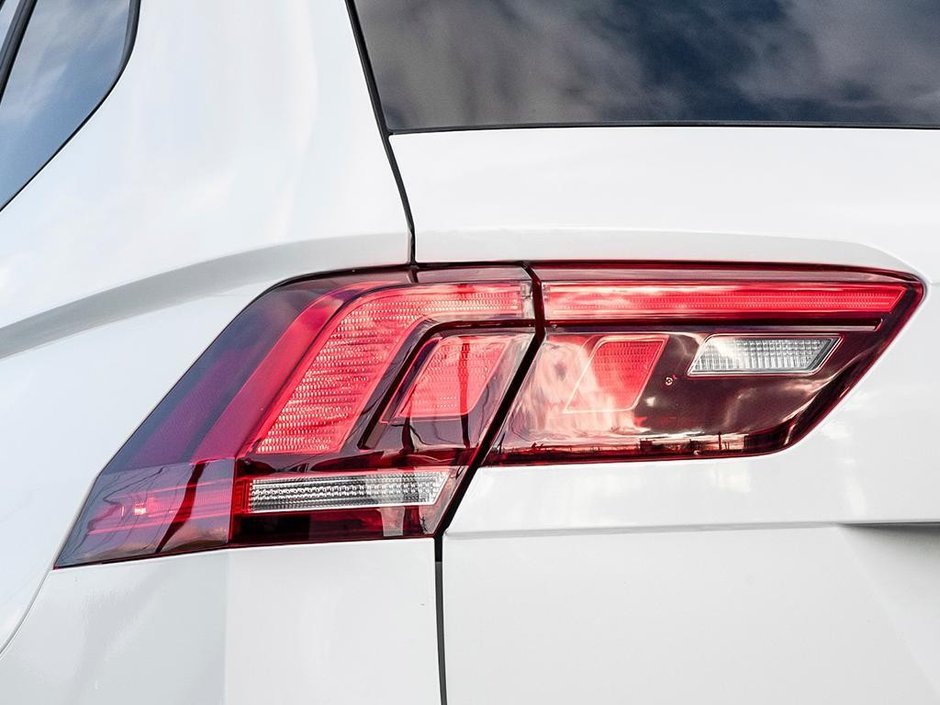 2024 Volkswagen Tiguan Comfortline R-Line Black Edition No Options / Oryx White Pearl