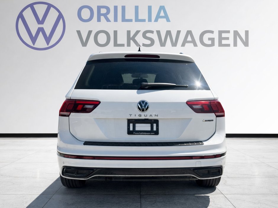 2024 Volkswagen Tiguan Comfortline R-Line Black Edition No Options / Oryx White Pearl