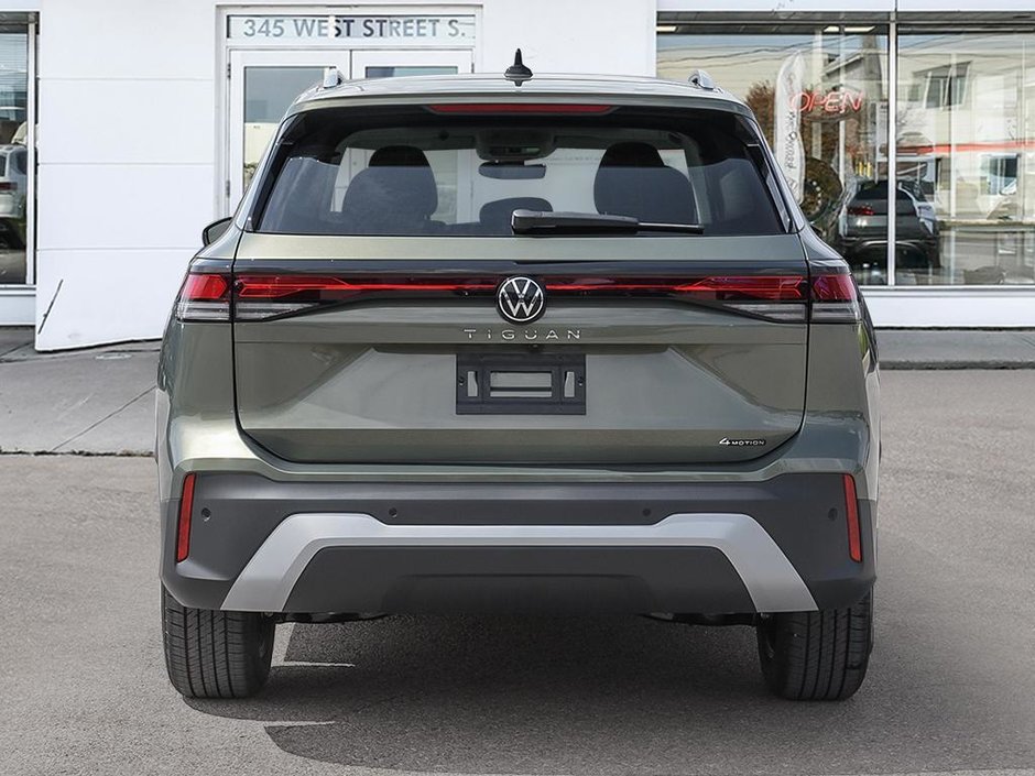 2025 Volkswagen Tiguan Comfortline Pano Roof / Avacado Green