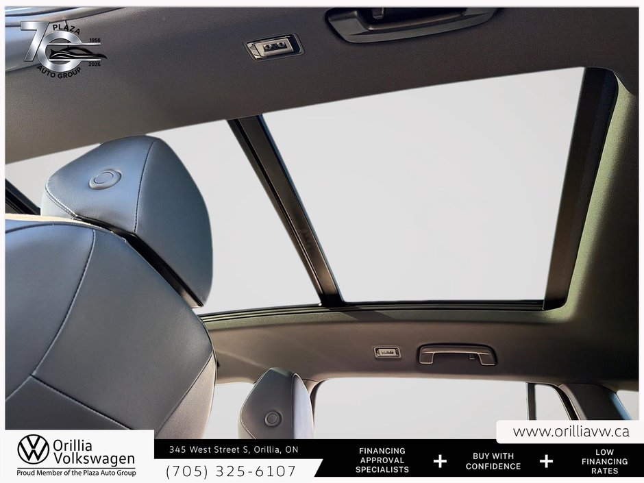 2026 Volkswagen Tiguan Comfortline R-Line Black Edition Panoramic Roof | 4MOTION AWD | R-Line Black