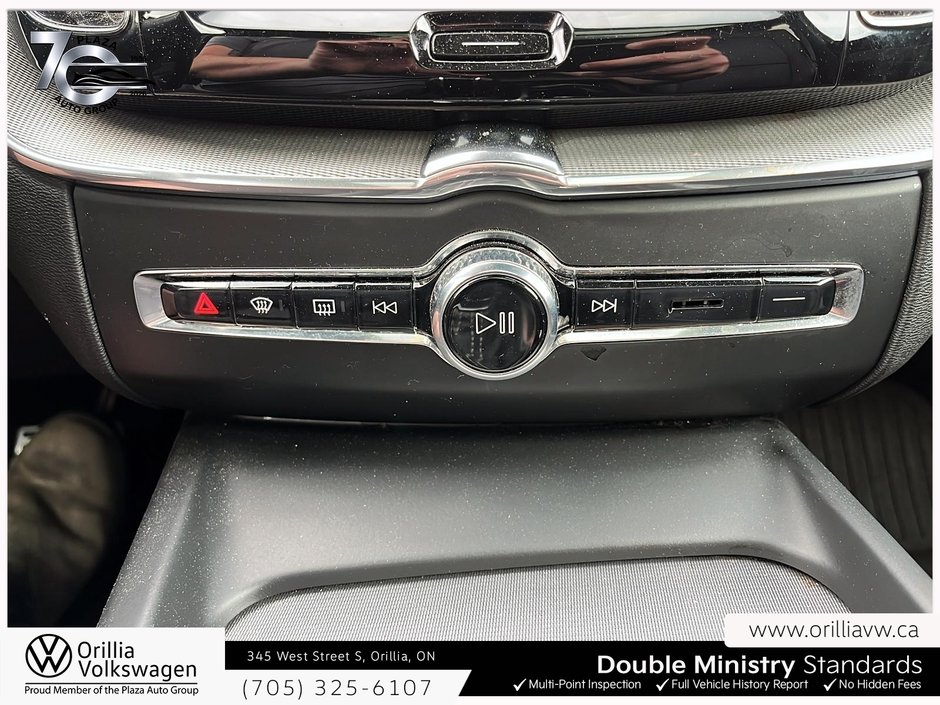 2021 Volvo XC60 R-Design IIHS Top Safety Pick+ | Apple CarPlay