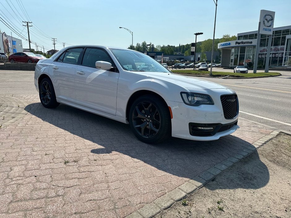 2023 Chrysler 300 S RWD-3