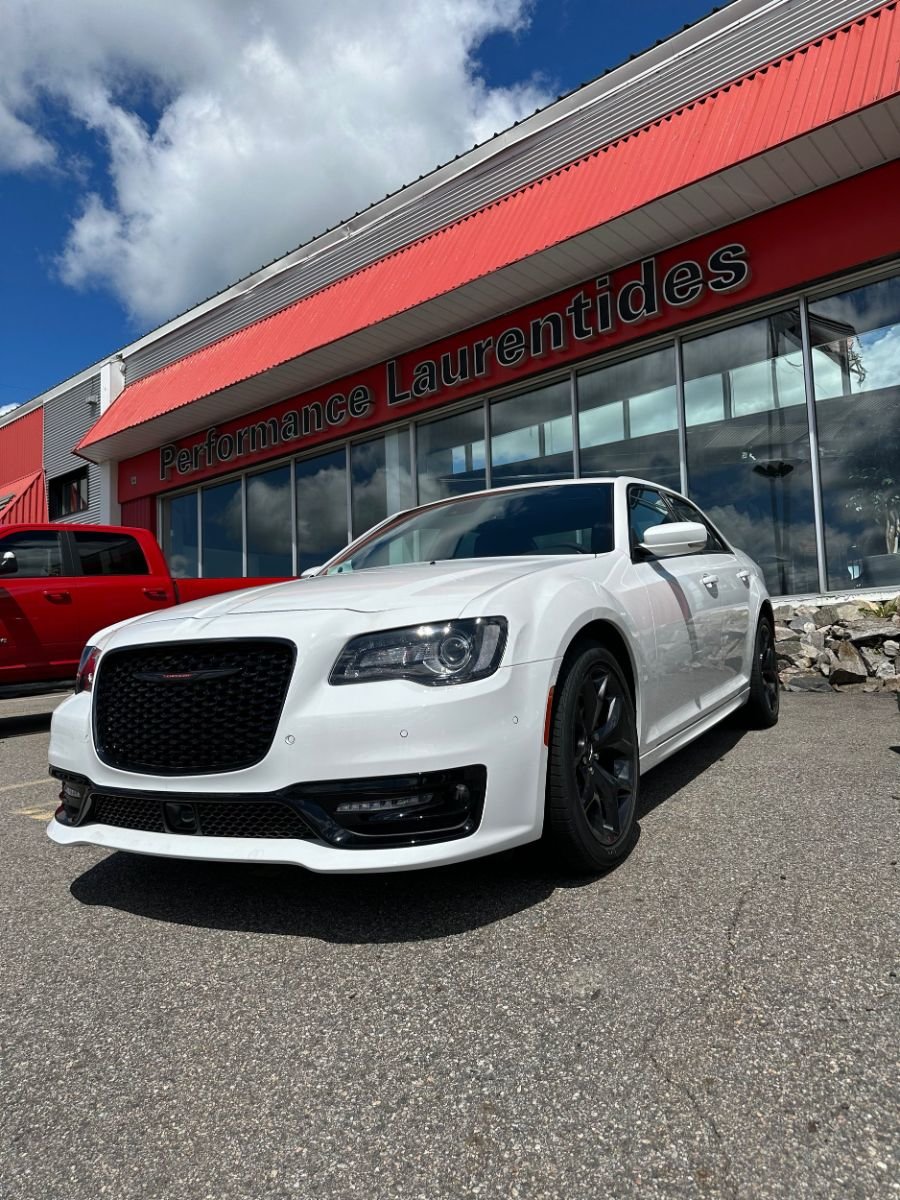 2023 Chrysler 300 S RWD in Mont-Tremblant, Quebec