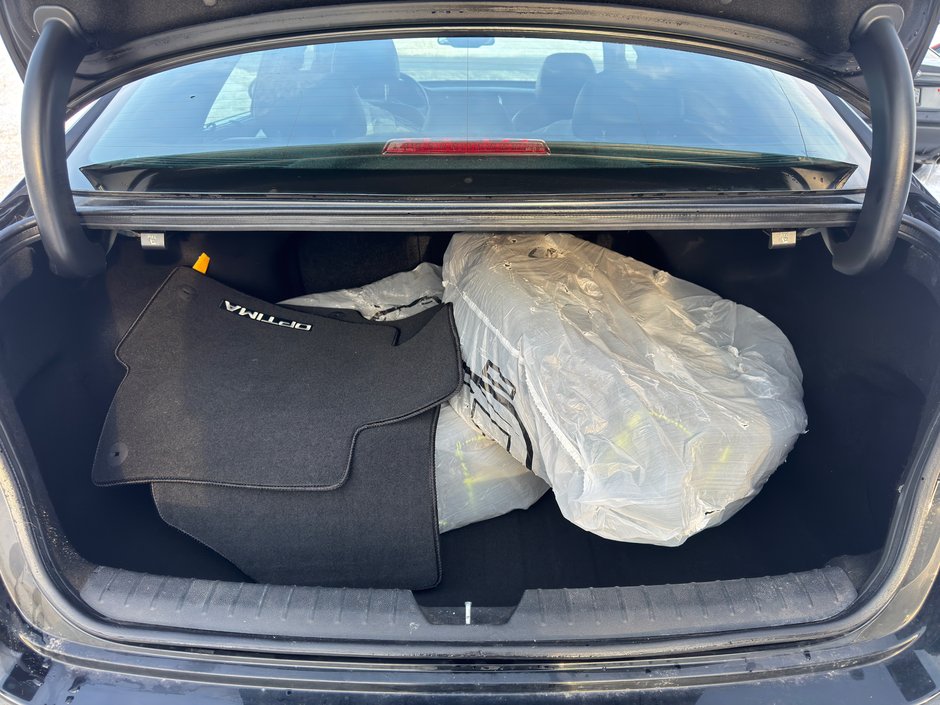 2018 Kia OPTIMA SXL TURBO | TWO SETS OF TIRES ON ALLOYS | APPLE CARPLAY & ANDROID AUTO | ADAPTIVE CRUISE |