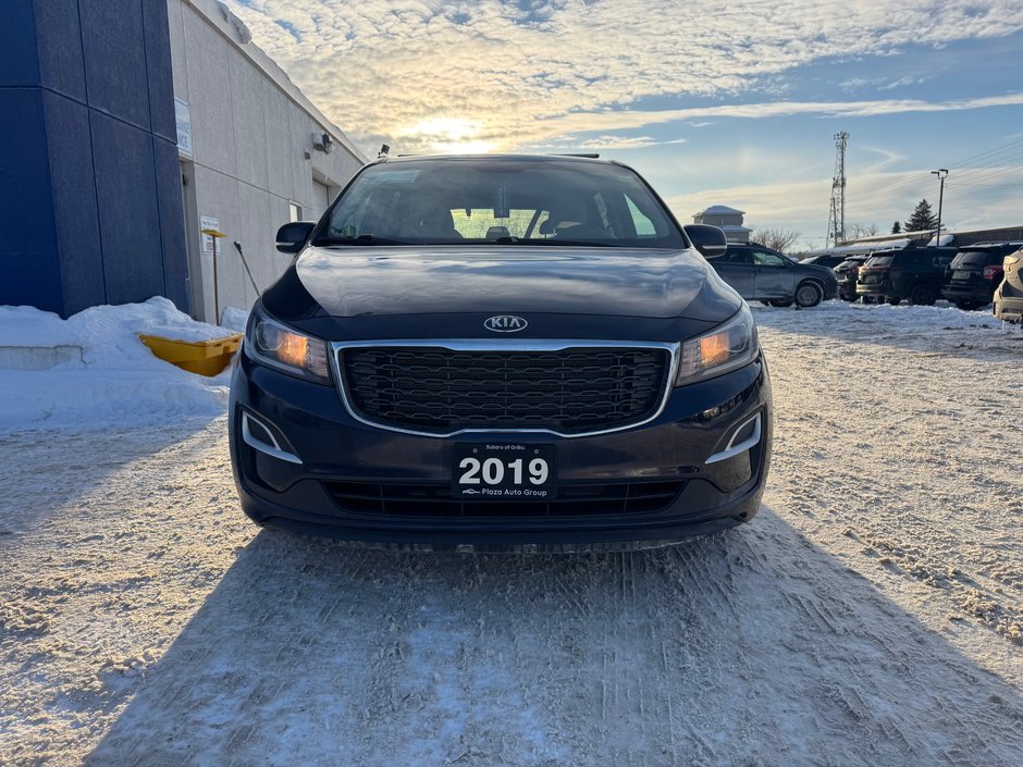 2019 Kia SEDONA LX | CLEAN CARFAX | 8 SEATS | TWO SETS OF TIRES ON RIMS | APPLE CARPLAY AND ANDROID AUTO |