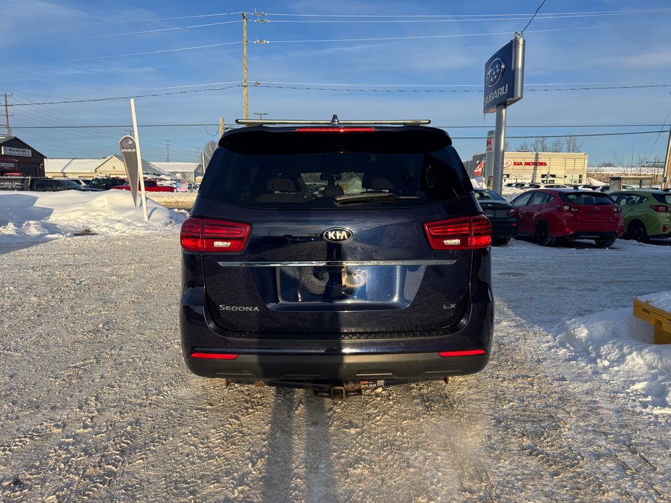 2019 Kia SEDONA LX | CLEAN CARFAX | 8 SEATS | TWO SETS OF TIRES ON RIMS | APPLE CARPLAY AND ANDROID AUTO |