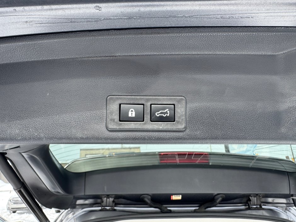 2023 Subaru ASCENT LIMITED-24