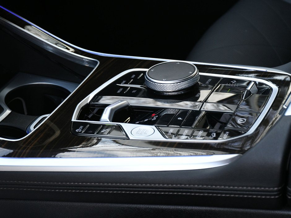 2024 BMW X7 xDrive40i Certified | NAVI | 3rd Row | Pano Roof | Blind Spot Monitor