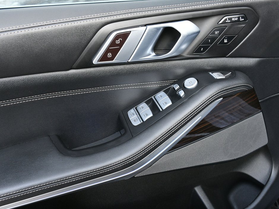 2024 BMW X7 xDrive40i Certified | NAVI | 3rd Row | Pano Roof | Blind Spot Monitor