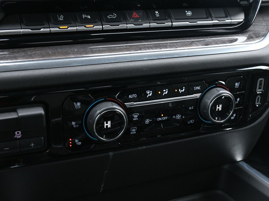 2024 Chevrolet Silverado 2500HD LTZ Built in Canada | Certified | NAVI | Low Mileage | Clean Carfax | Backup Camera | Heated Seats