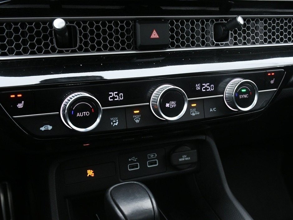 2022 Honda Civic Hatchback Sport Touring Certified | NAVI | Backup Cam | Moonroof | Bluetooth | Heated Seats