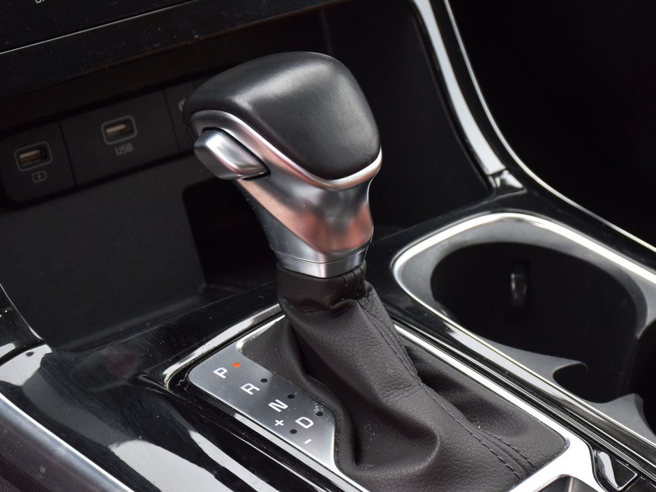 2022 Kia Carnival SX