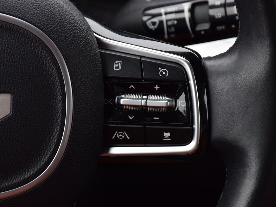 2022 Kia Carnival SX