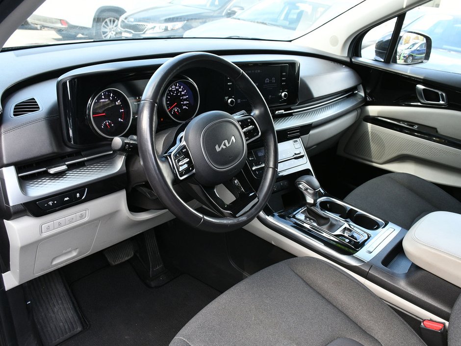 2024 Kia Carnival LX+-9