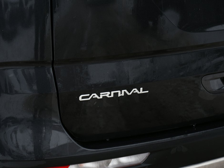 2024 Kia Carnival EX