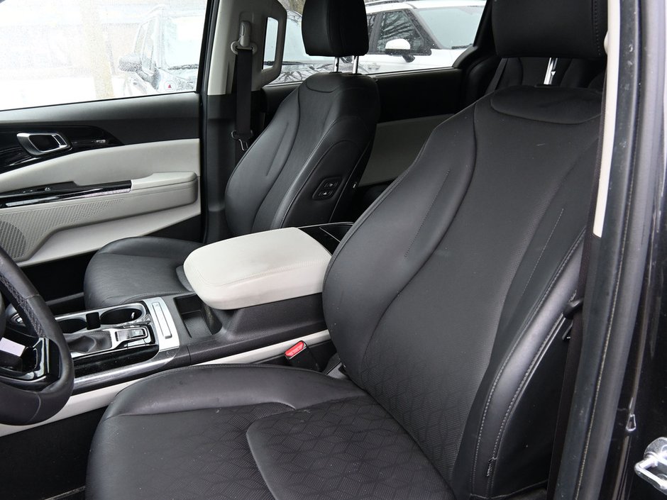 2024 Kia Carnival EX