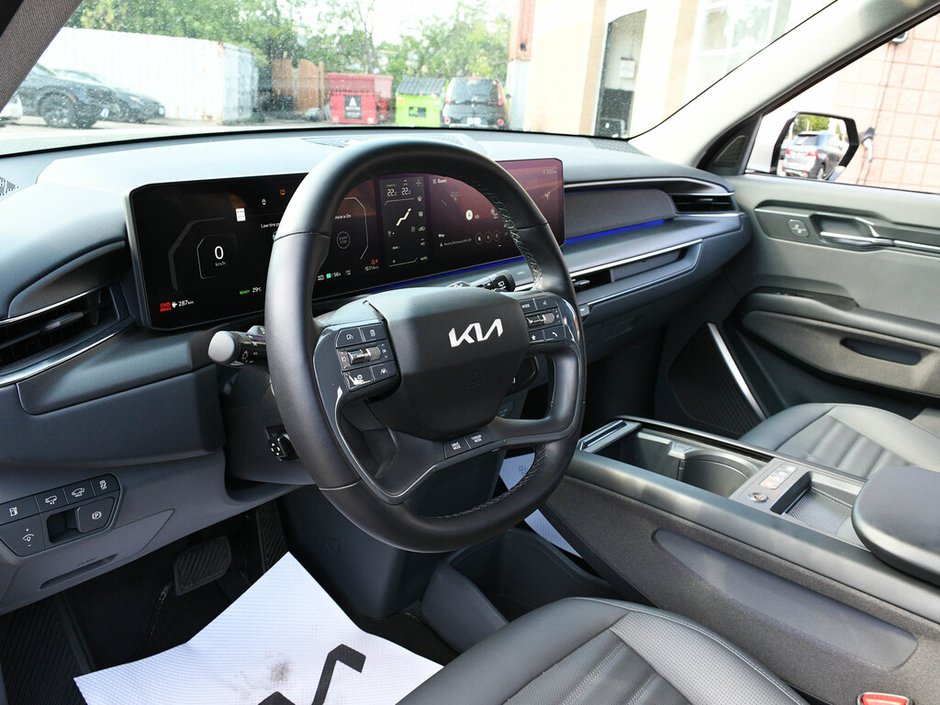 2024 Kia EV9 Land w/Premium Package CPO | NAVI | Blind Spot Monitor | Power Liftgate | 3rd Row | Moonroof