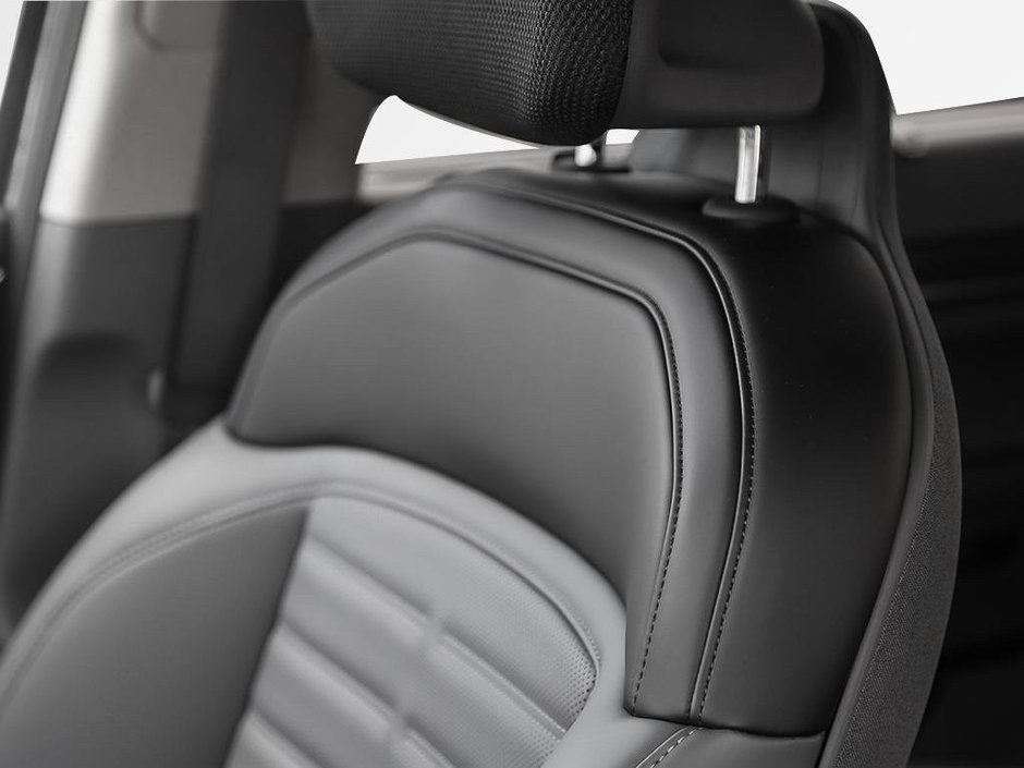 2026 Kia EV9 Land AWD w/ Premium Package-24