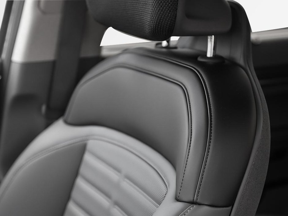 2026 Kia EV9 Land AWD w/ Premium Package-19