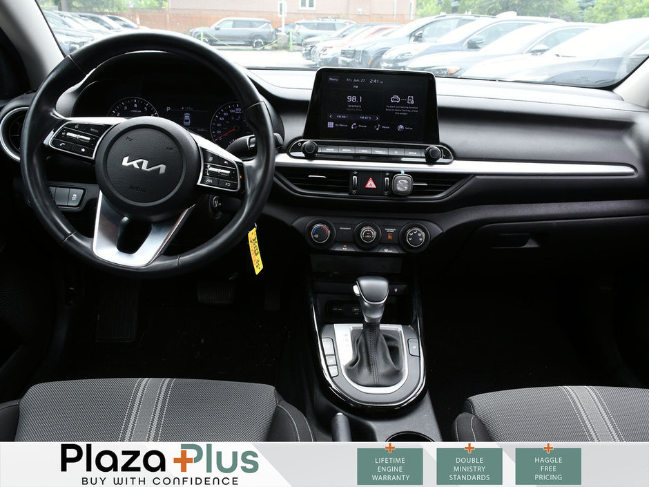 2022 Kia Forte EX-12