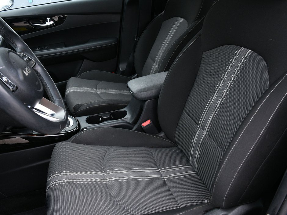 2022 Kia Forte EX-13