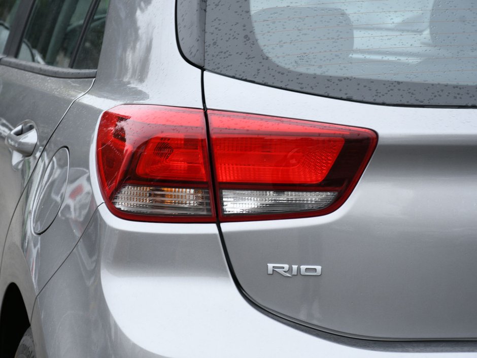 2023 Kia Rio 5-door LX+ Certified| Low Mileage| | Apple Carplay | Android Auto | Backup Camera